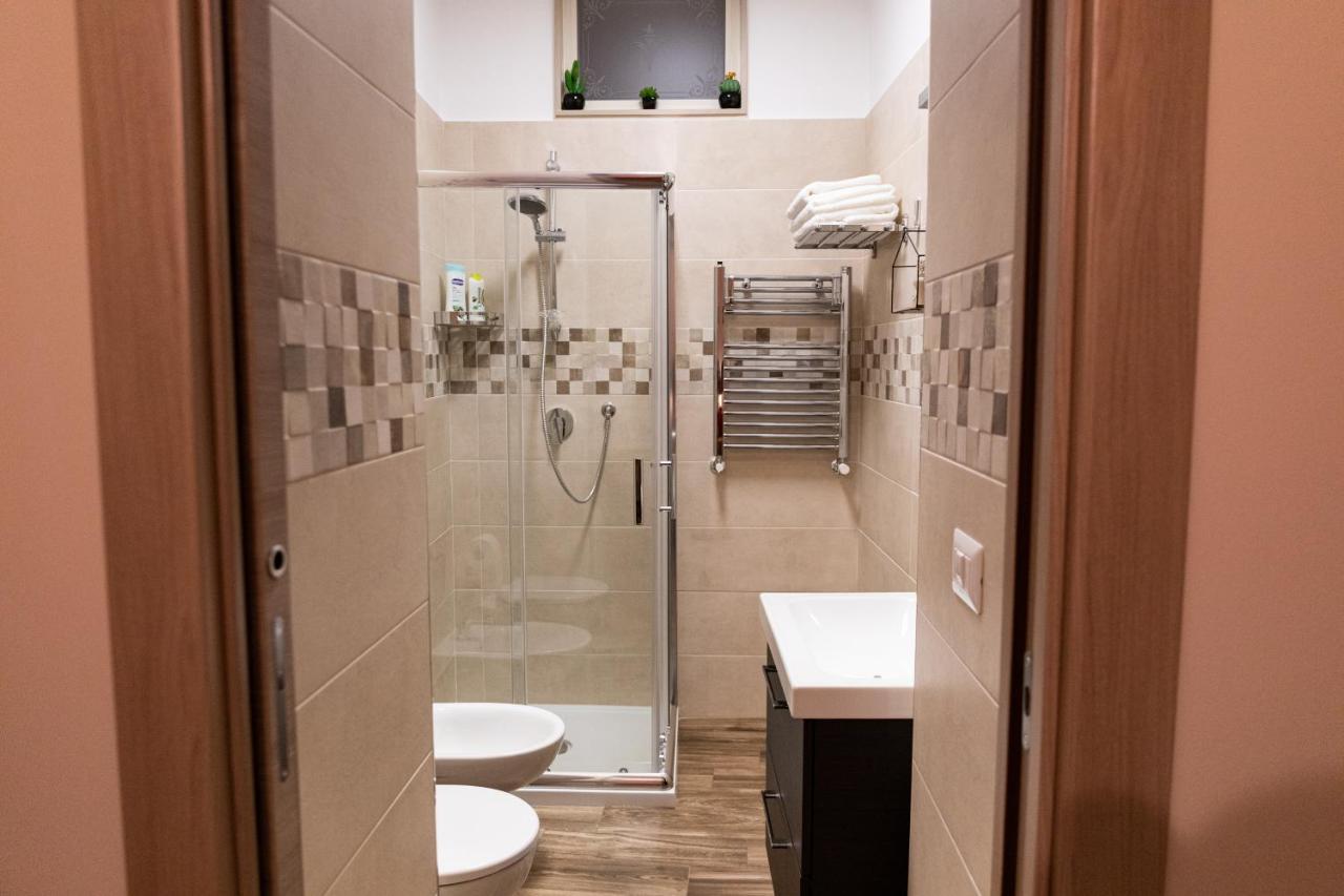 Tizzy Apartment & Rooms Bari Luaran gambar